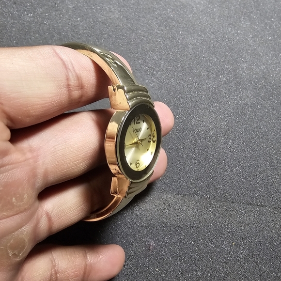 Folio Ladies Quartz Fashion Watch Gold Tone Cuff bracelet Round Face Working sho - Picture 5 of 9